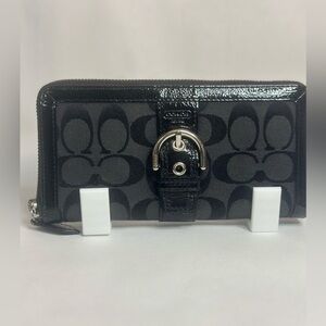 Coach Signature Buckle Long Wallet – Black/Gray – EUC